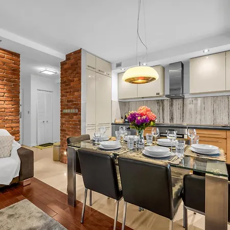 Gorczewska - Air Con, Metro & Balcony - By Rentujemy وارسو