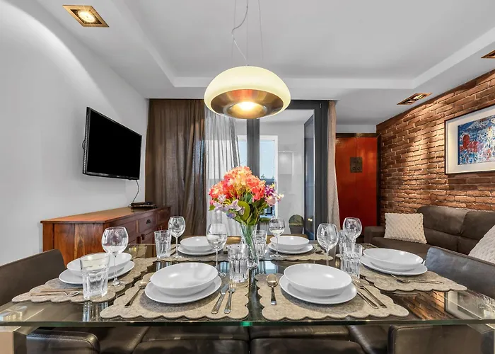 Gorczewska - Air Con, Metro & Balcony - By Rentujemy شقة *