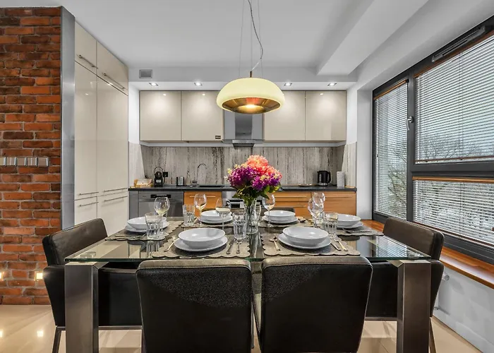 Gorczewska - Air Con, Metro & Balcony - By Rentujemy شقة وارسو