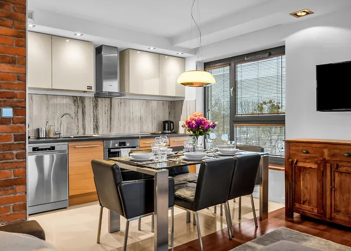 Gorczewska - Air Con, Metro & Balcony - By Rentujemy شقة وارسو