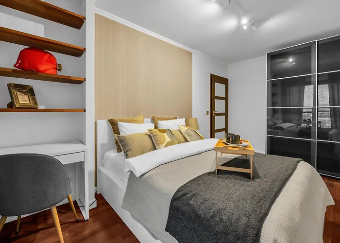 شقة Gorczewska - Air Con, Metro & Balcony - By Rentujemy وارسو